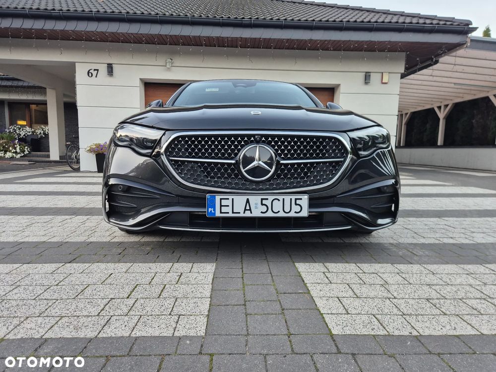Mercedes-Benz E-Class 2023 photo 5