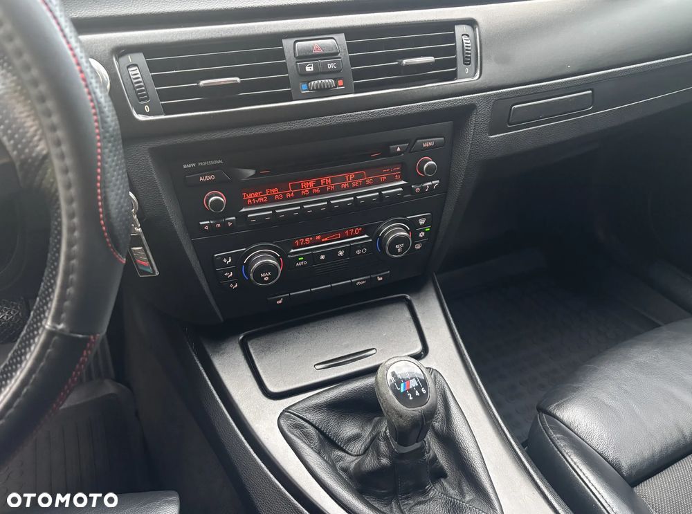 BMW Seria 3 320i - 11