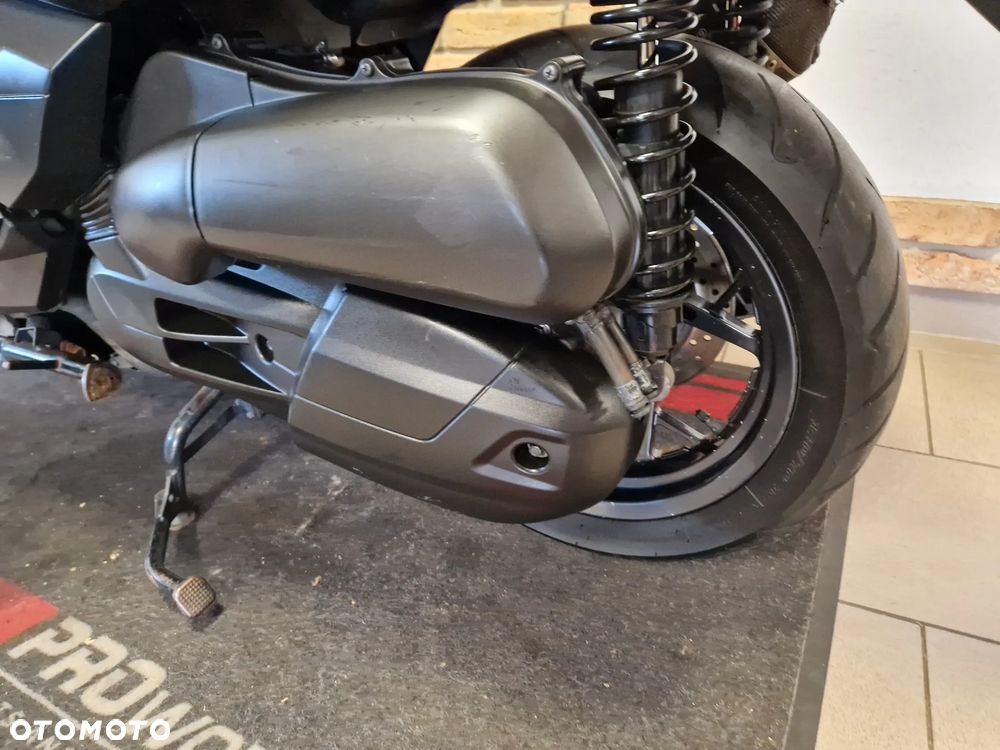 Yamaha X-max - 20