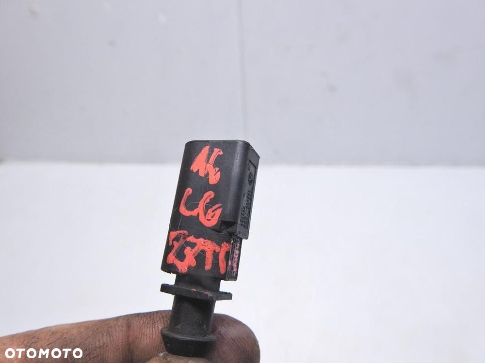 CZUJNIK TEMPERATURY SPALIN AUDI A6 C6 2.7 TDI 059906088AF - 2