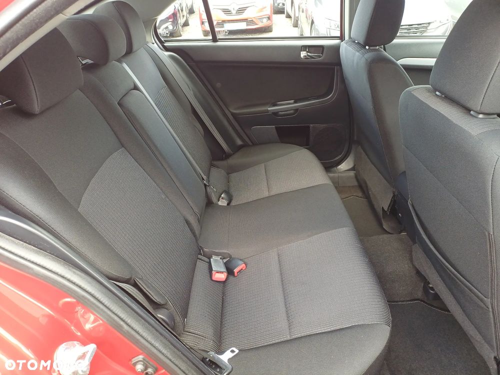 Mitsubishi Lancer 1.6 ClearTec Invite - 12