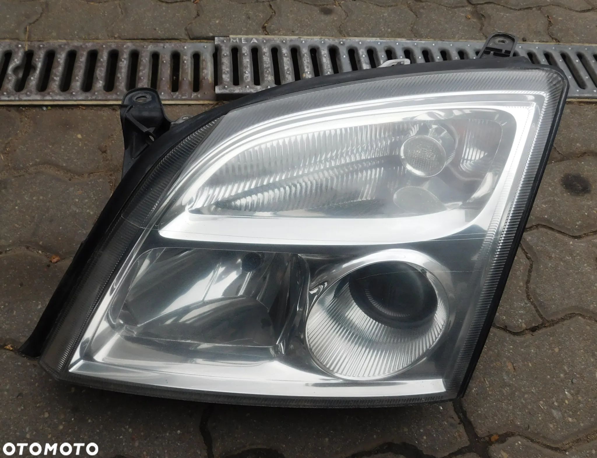 Lampa lewa przód OPEL VECTRA C SIGNUM GTS XENON HELLA kompletna - 1