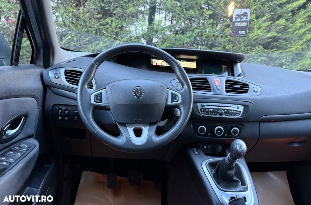 Renault Grand Scenic - 38