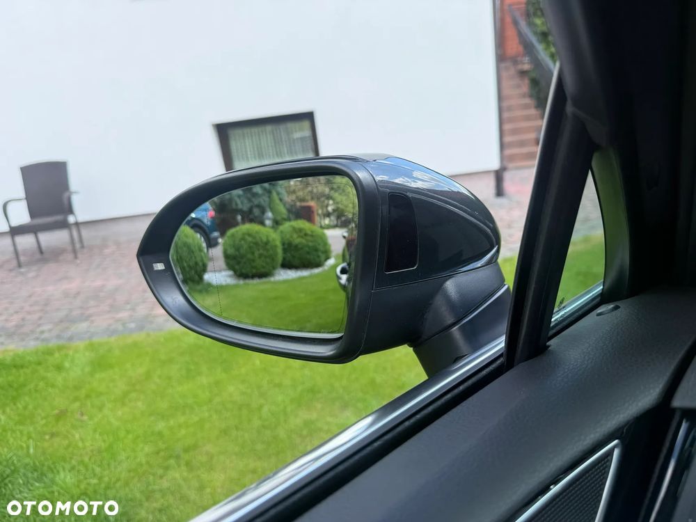 Volkswagen Passat 2.0 TDI EVO Elegance DSG - 18