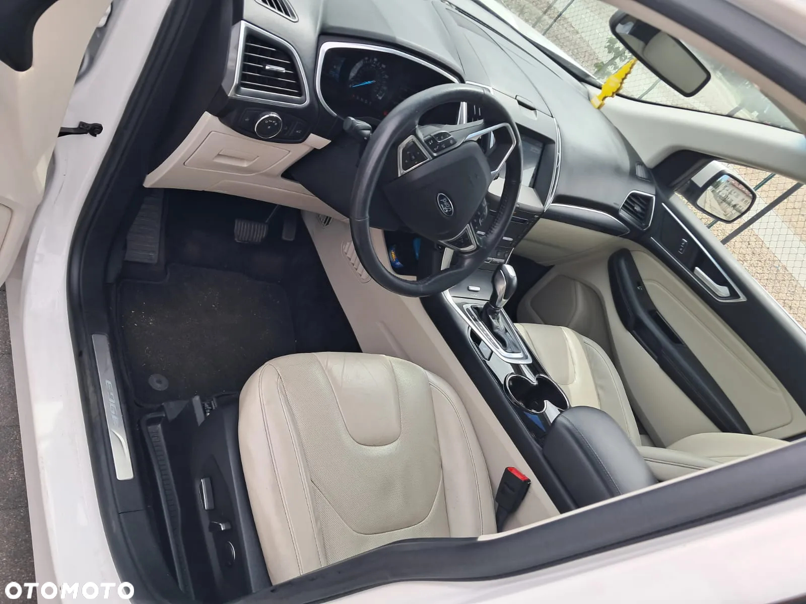 Ford Edge - 10