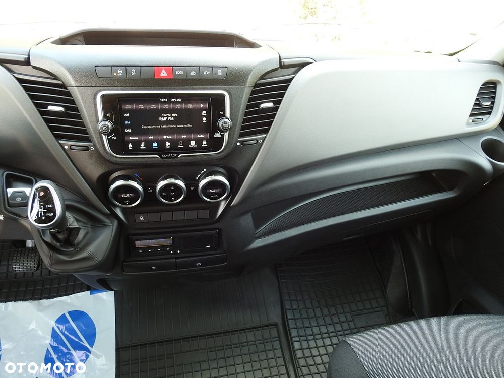 Iveco DAILY 35S18 NOWY PLANDEKA 8 PALET TEMPOMAT NAWIGACJA LEDY AUTOMAT HI-MATIC 180KM - 35