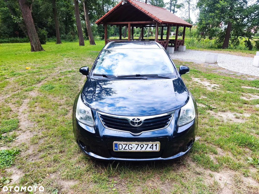Toyota Avensis - 2