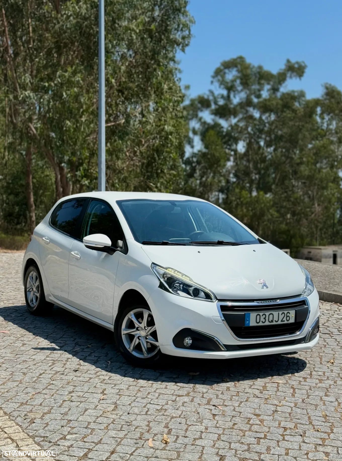 Peugeot 208 1.2 PureTech Allure - 1