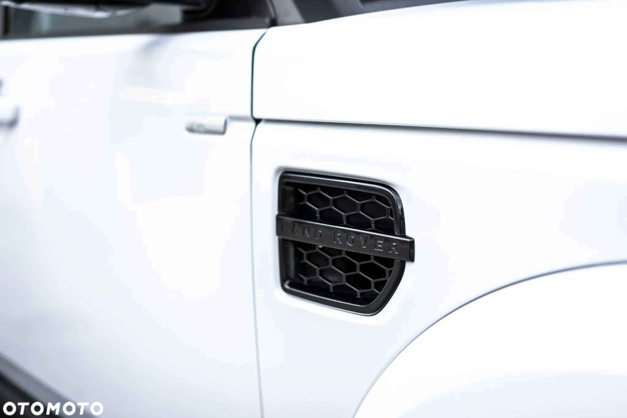Land Rover Discovery IV 3.0 V6 SC Landmark - 13