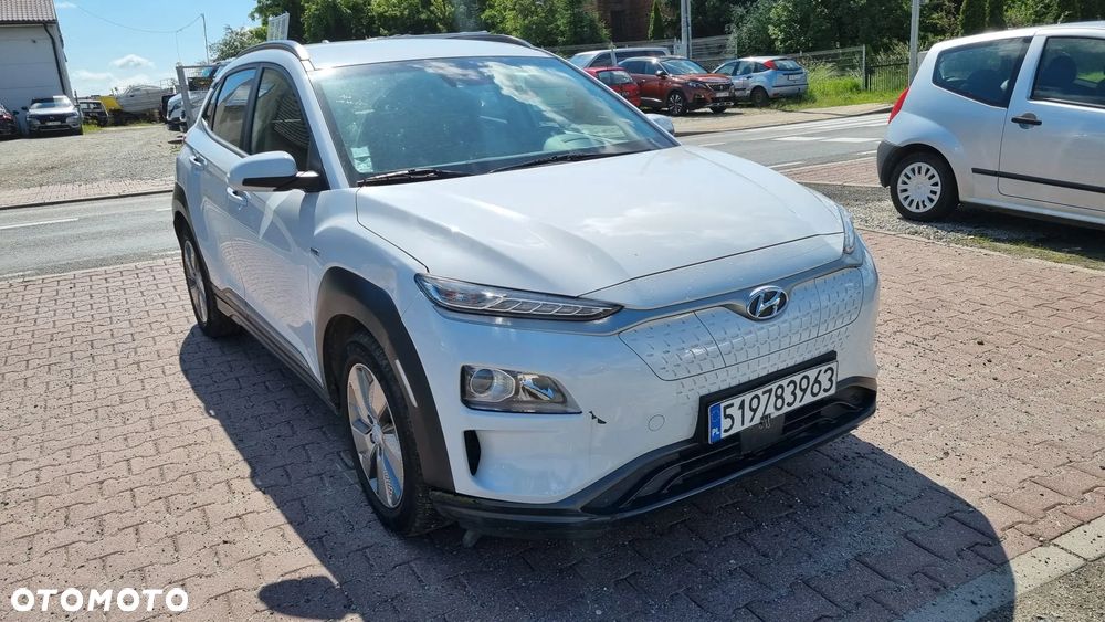 Hyundai Kona 64kWh Executive - 13