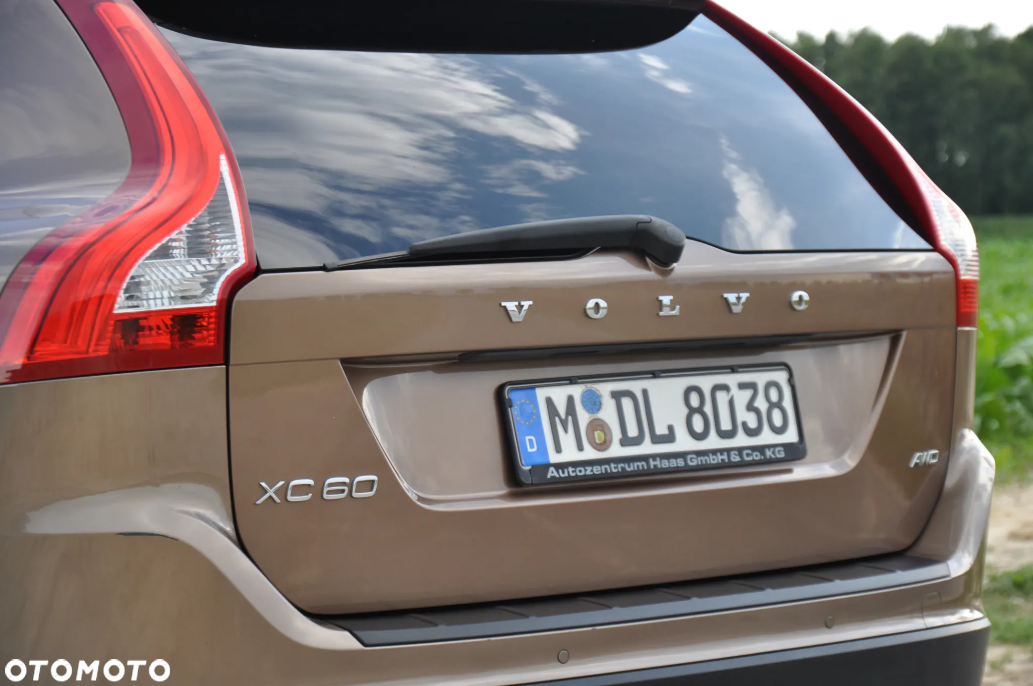Volvo XC 60 2.4D AWD R-Design - 6