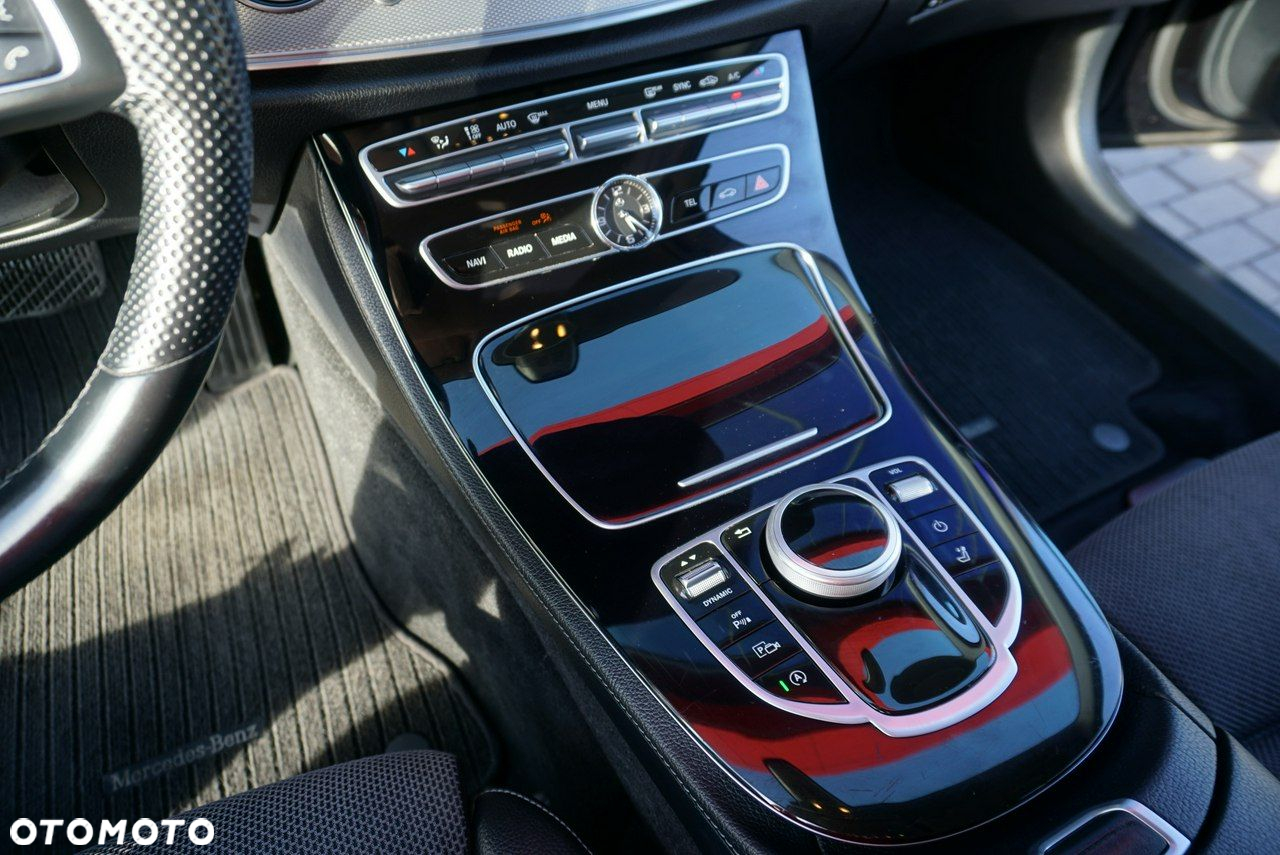 Mercedes-Benz Klasa E 200 T 9G-TRONIC Avantgarde - 24
