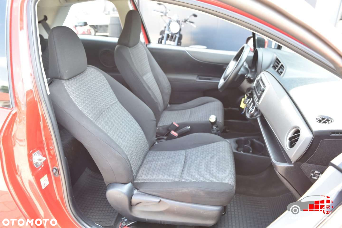 Toyota Yaris - 17