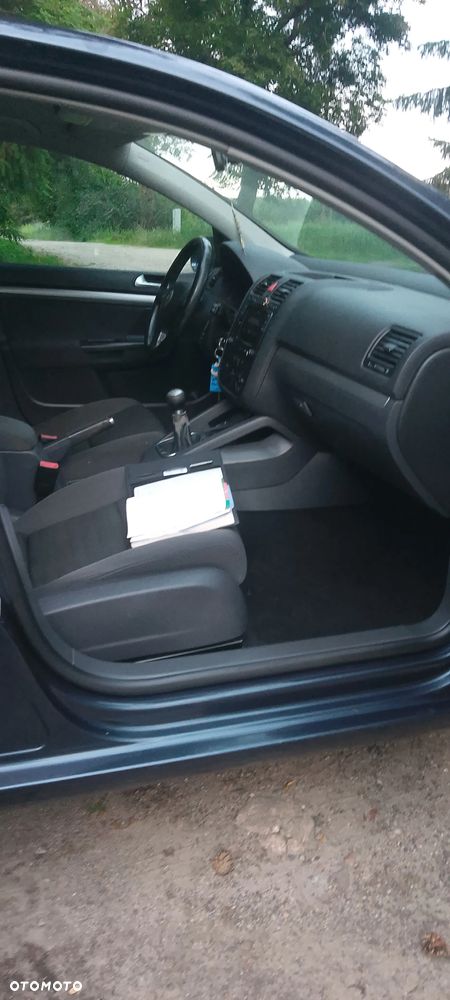Volkswagen Golf - 10