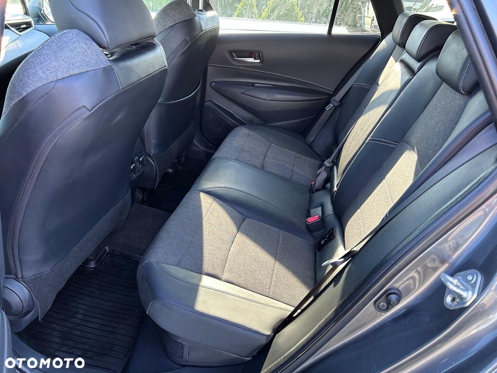 Toyota Corolla 1.8 Hybrid Executive - 26