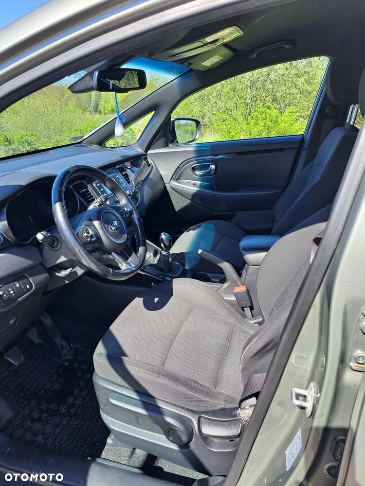 Kia Carens 1.7 CRDi L - 10