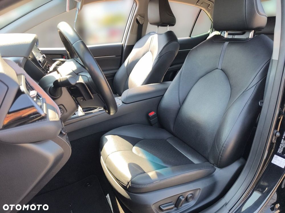 Toyota Camry 2.5 Hybrid Executive CVT - 18