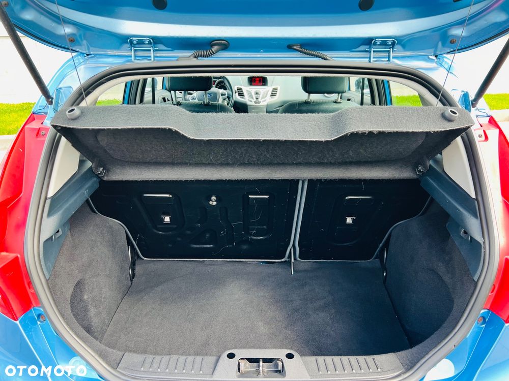 Ford Fiesta 1.25 Champions Edition - 27