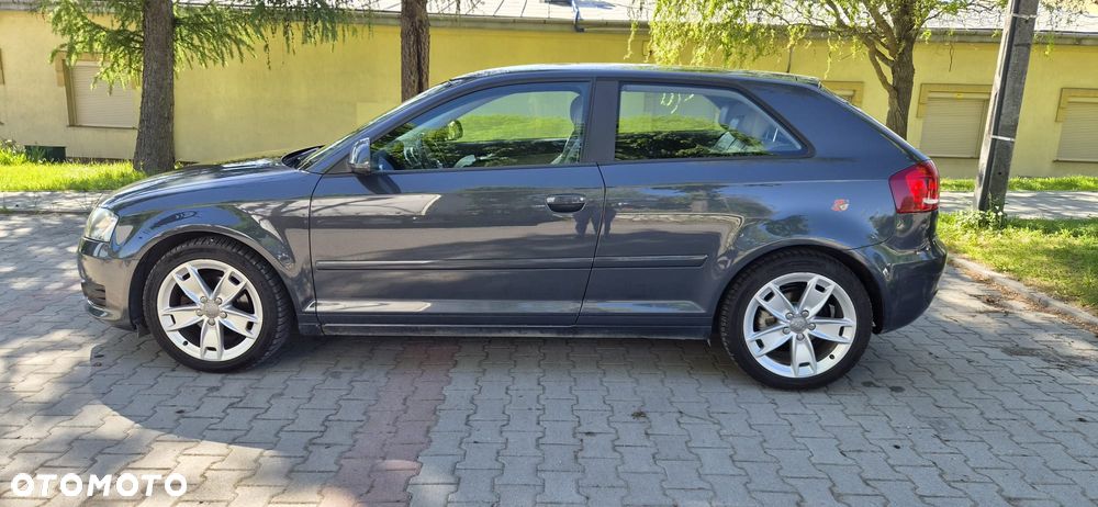 Audi A3 3-drzwiowe 1.6 TDI DPF Attraction - 1