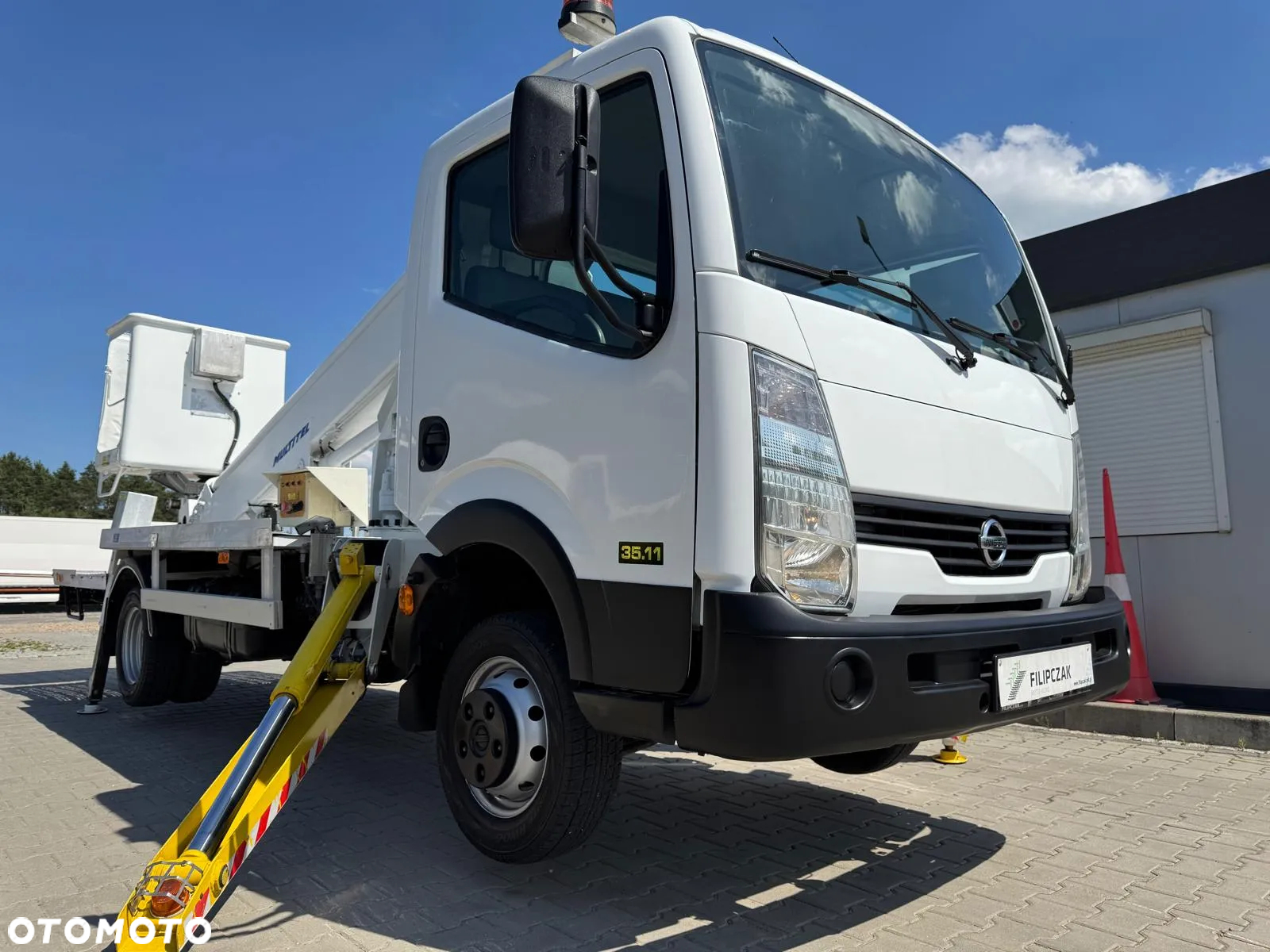 Nissan Cabstar 35,11 Zwyżka 20 ALU - 22