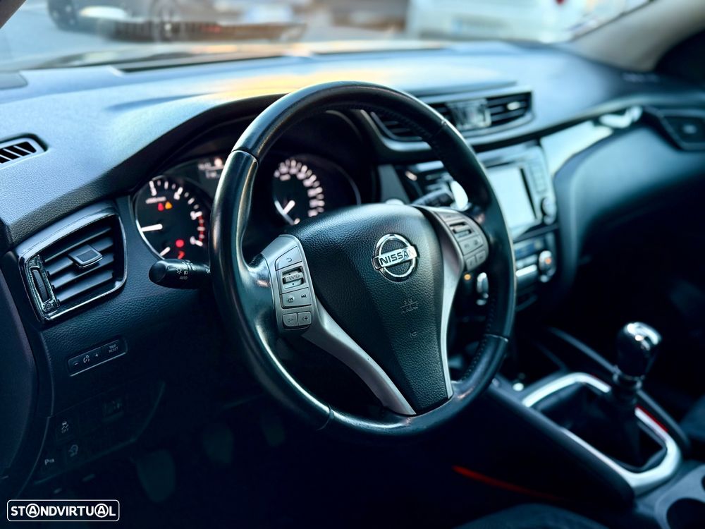 Nissan Qashqai 1.5 dCi N-Connecta 18 - 16