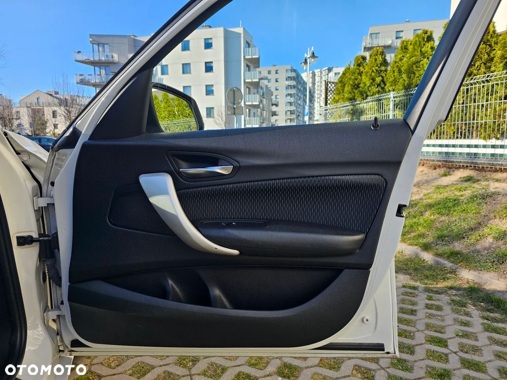 BMW Seria 1 116i - 13