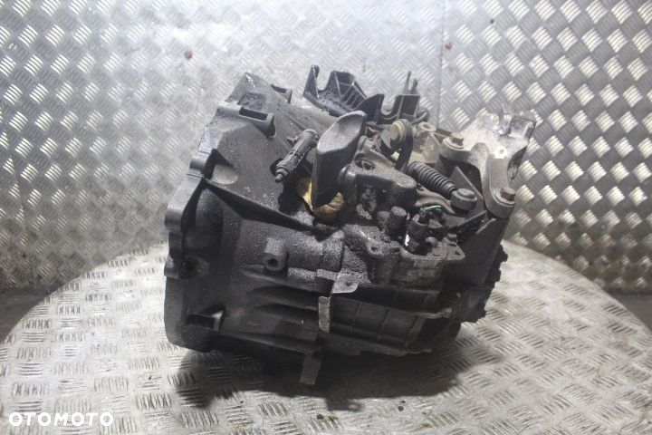SKRZYNIA BIEGÓW 6 VOLVO V50 2.0TD 4M5R7002 - 3