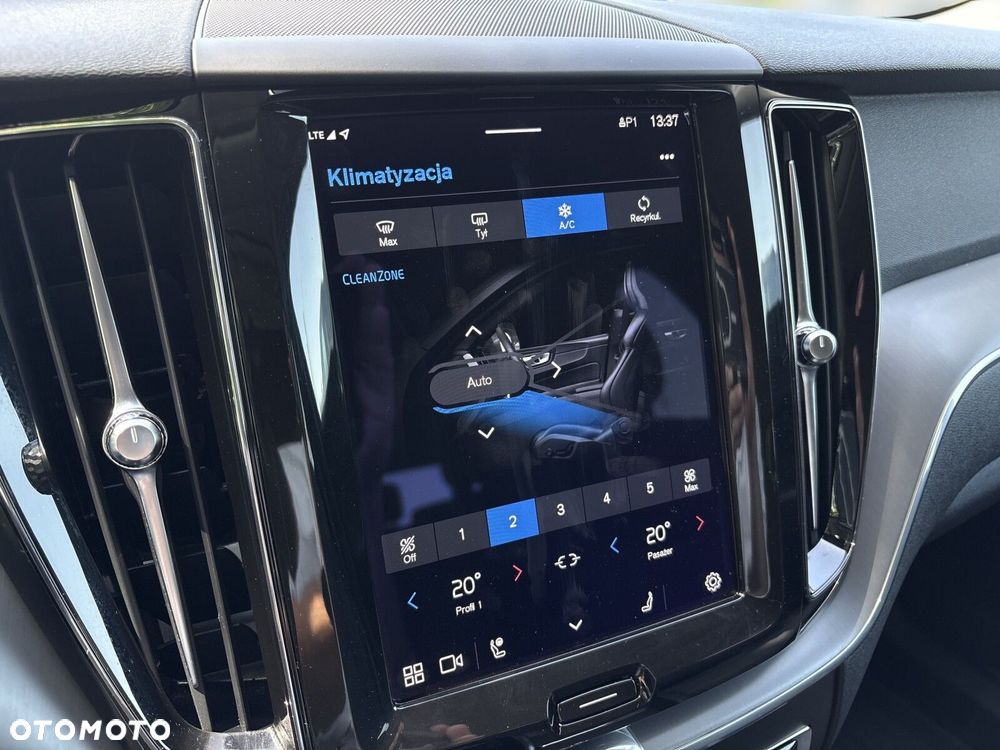 Volvo XC 60 B4 B Momentum Pro - 34