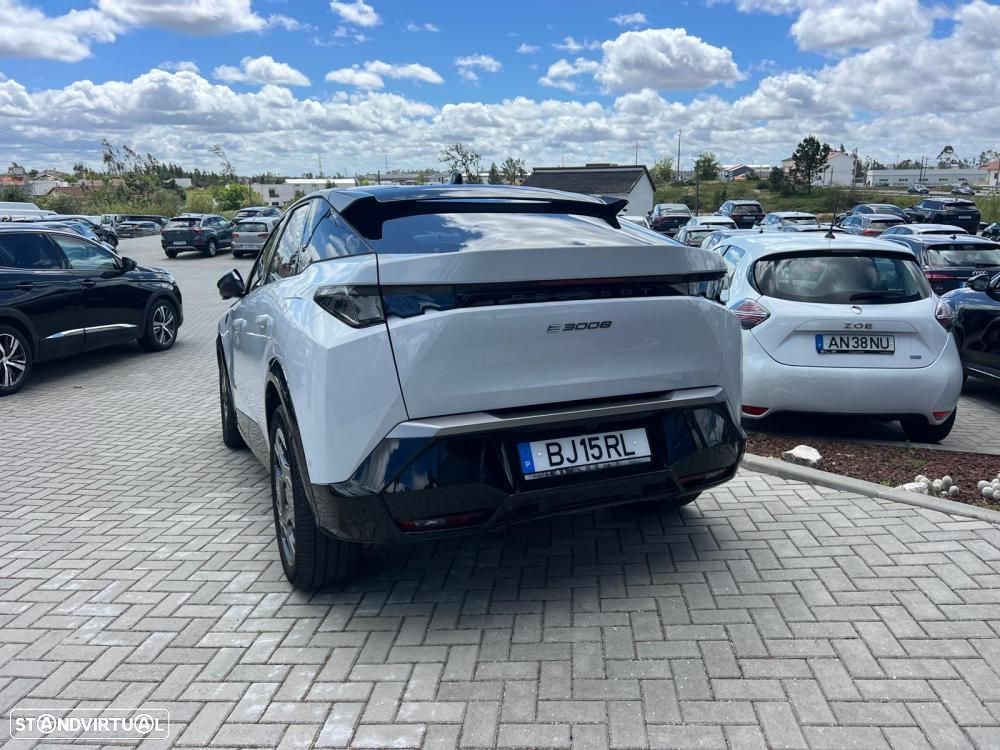 Peugeot E-3008 73 kWh GT - 3