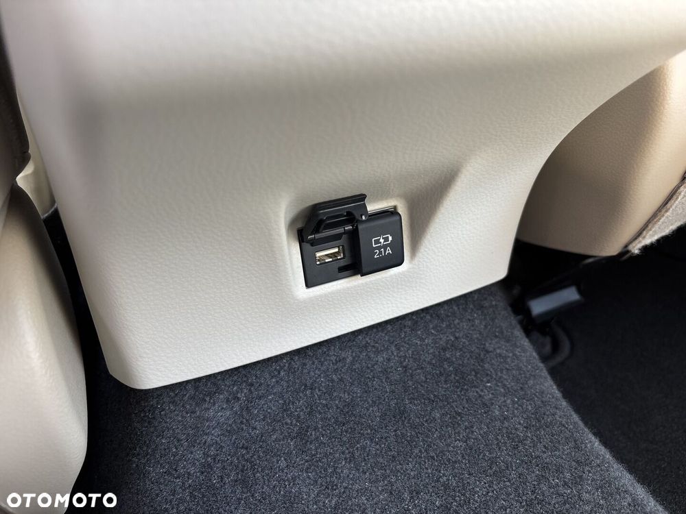 Toyota Camry 2.5 Hybrid Comfort CVT - 21