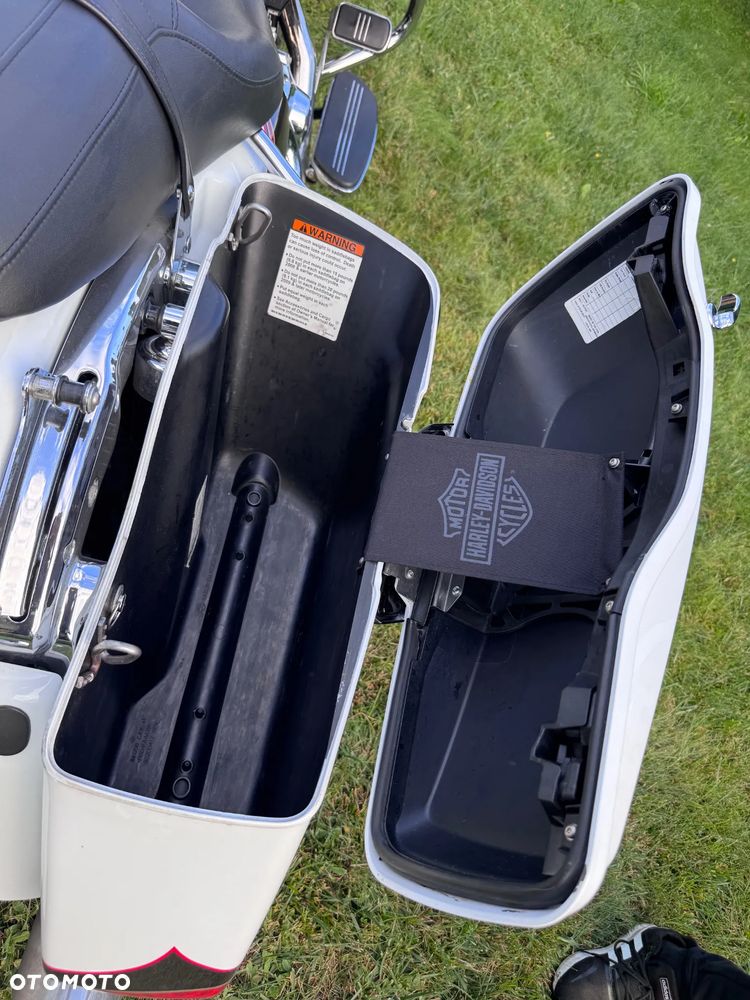 Harley-Davidson Touring Street Glide - 17