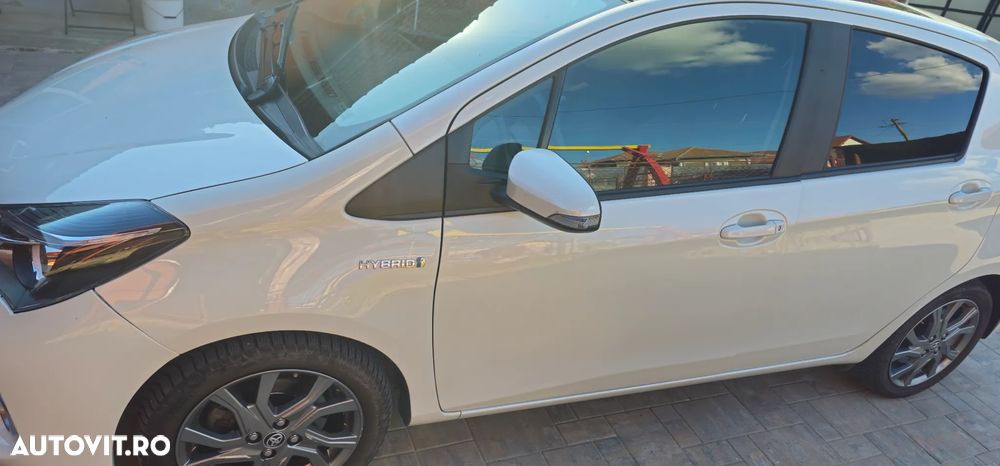 Toyota Yaris 2017 photo 3