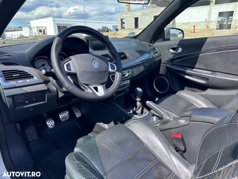 Renault Megane TCe 180 GT - 18