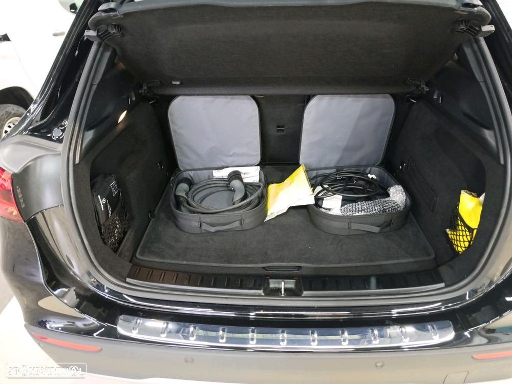 Mercedes-Benz GLA 250 e - 10