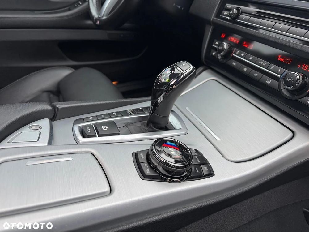 BMW Seria 5 M550d xDrive - 22