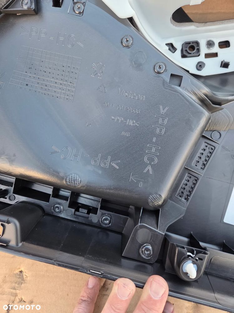 Tapicerka boczek drzwi Lewy przód przedni Peugeot 2008 208 96763526YN Tapicerka boczek drzwi lewe przód przednie - 9