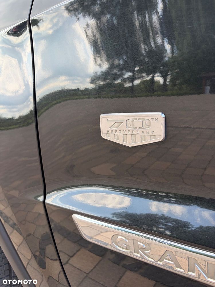 Jeep Grand Cherokee - 14