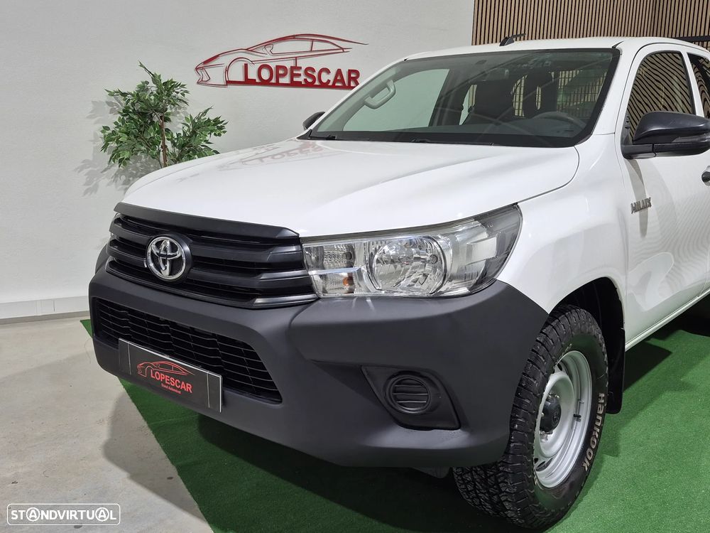 Toyota Hilux 2.4D-4D - 3 LUG. | GARANTIA | NACIONAL - 150.000KM - 2