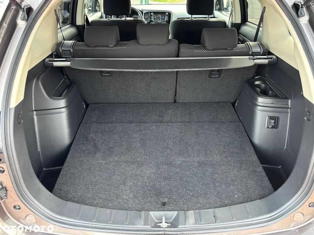 Mitsubishi Outlander 2.0 2WD CVT Active+ - 25