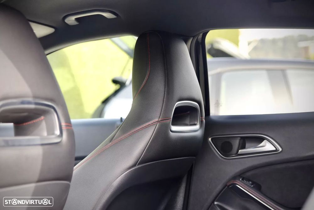 Mercedes-Benz GLA 180 d AMG Line Aut. - 17