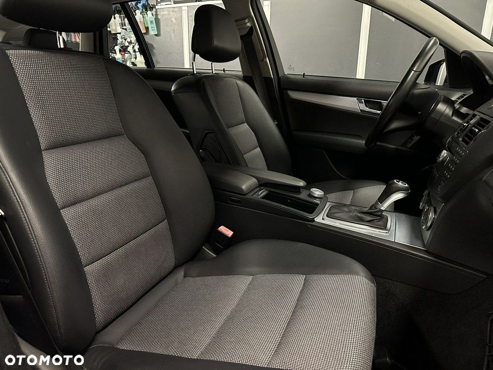 Mercedes-Benz Klasa C 200 7G-TRONIC Avantgarde Edition - 12