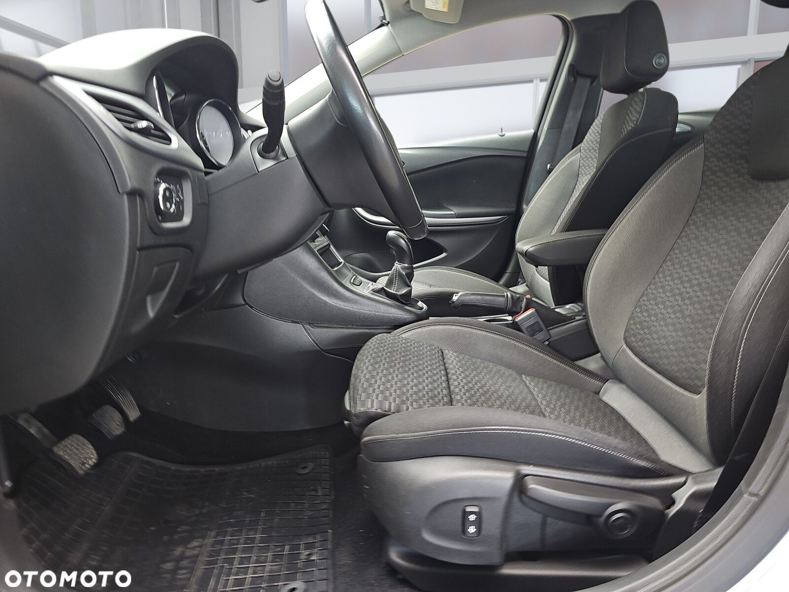 Opel Astra V 1.5 CDTI Edition S&S - 20