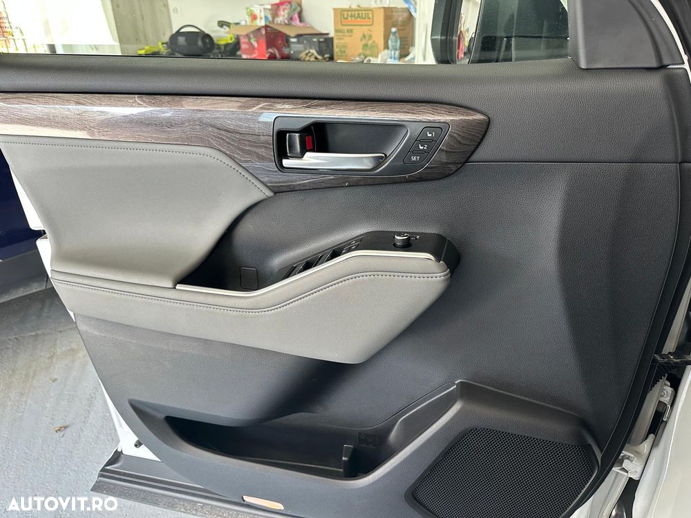 Toyota Highlander 2.5 L Dynamic Force 248CP Luxury Pearly - 35