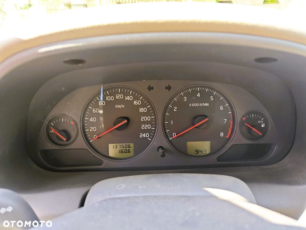 Volvo V40 1.6 - 8