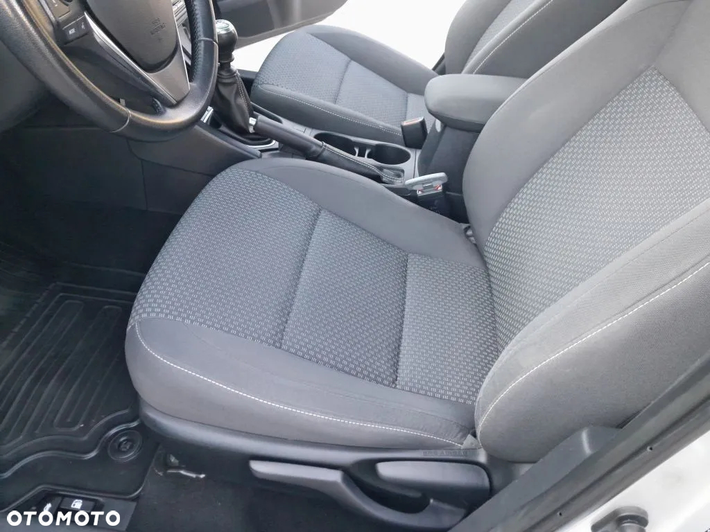 Toyota Corolla 1.6 Comfort - 14