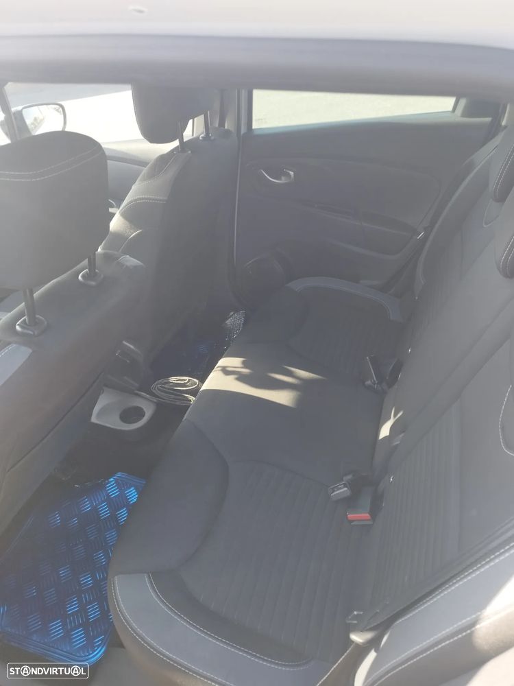 Renault Clio Sport Tourer 1.5 dCi - 9