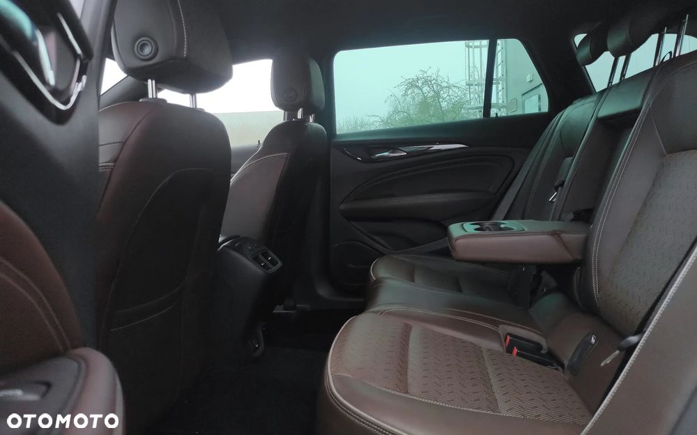 Opel Insignia 2.0 T 4x4 Innovation S&S - 31