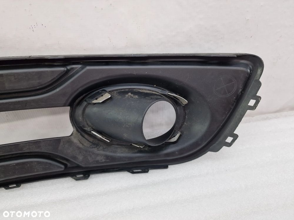 RENAULT MEGANE 3 III LIFT 13- PRAWA KRATKA BOCZNA ZDERZAKA PRZEDNIEGO PRZÓD , NR 261A25882R , NR AUKCJI D/1 - 10