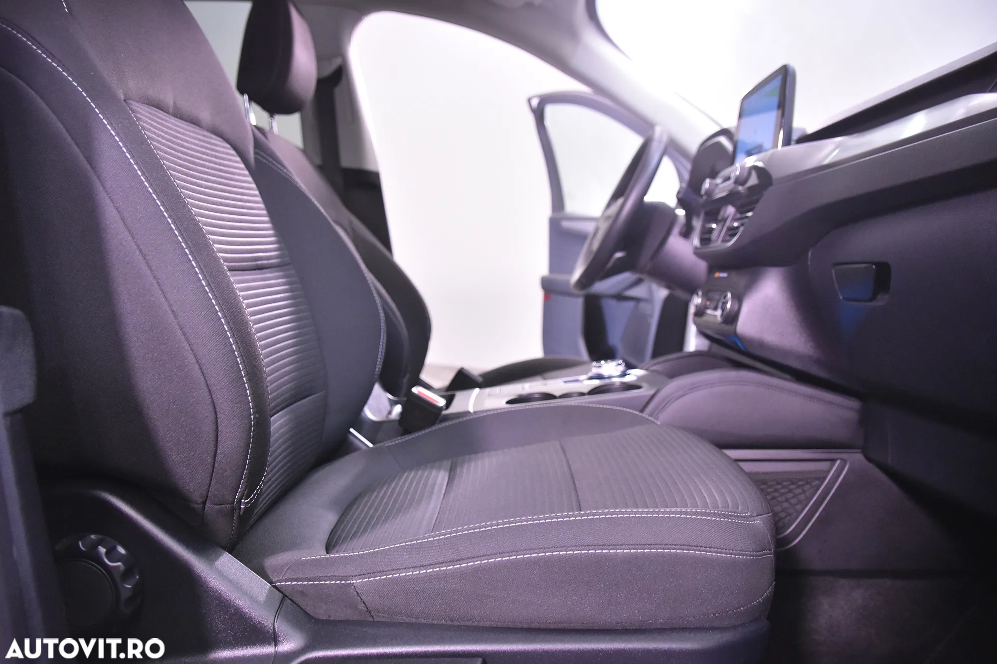 Ford Kuga - 11