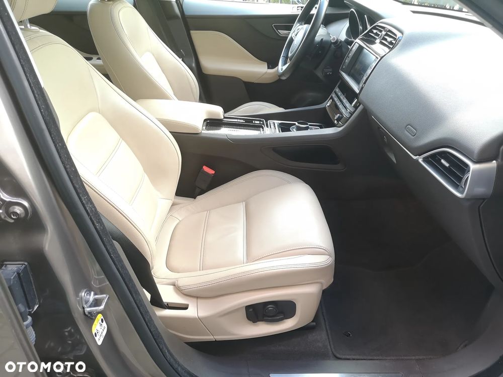Jaguar F-Pace 20d AWD Prestige - 28